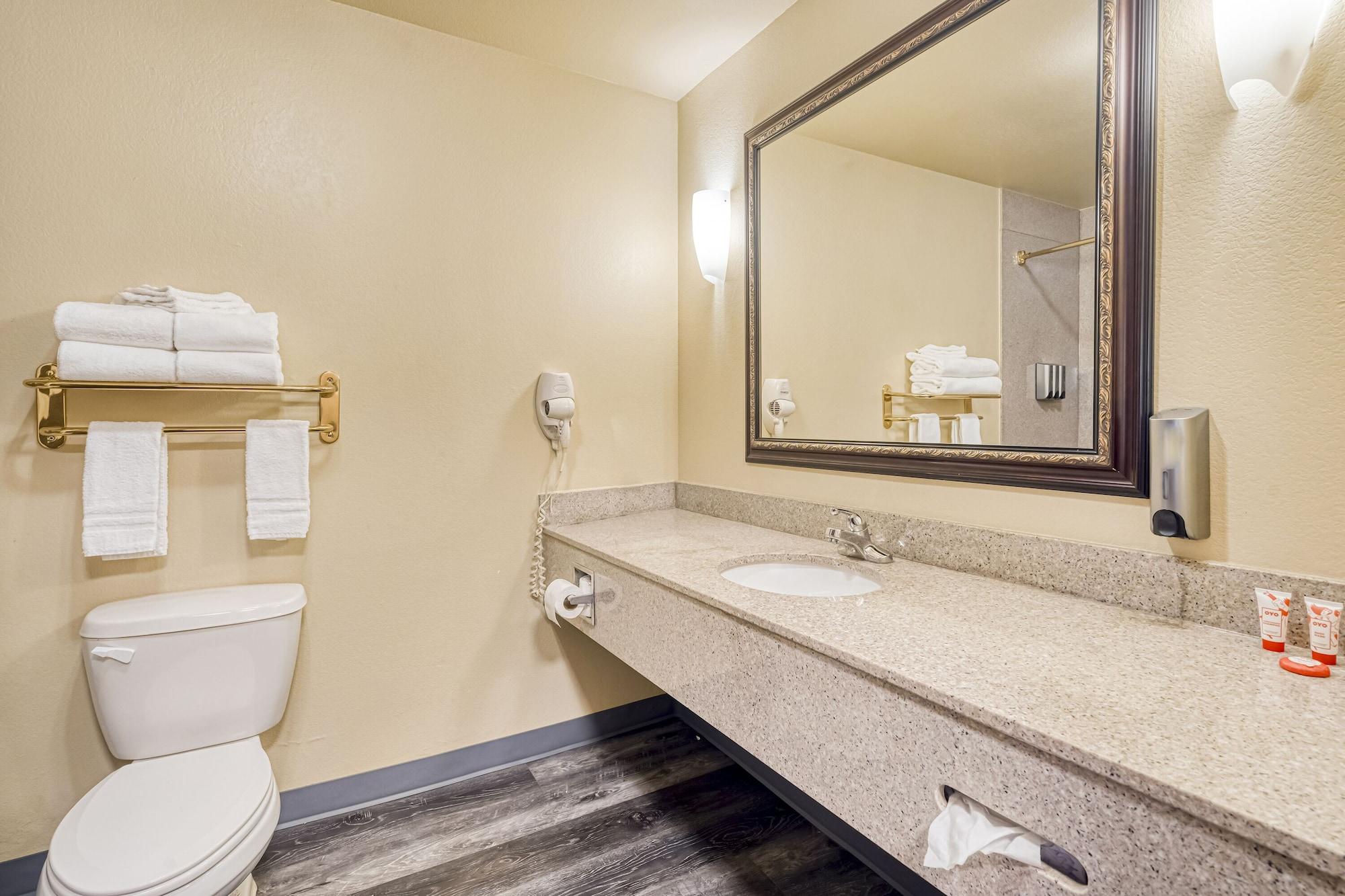 Baymont By Wyndham Wichita Falls Bagian luar foto