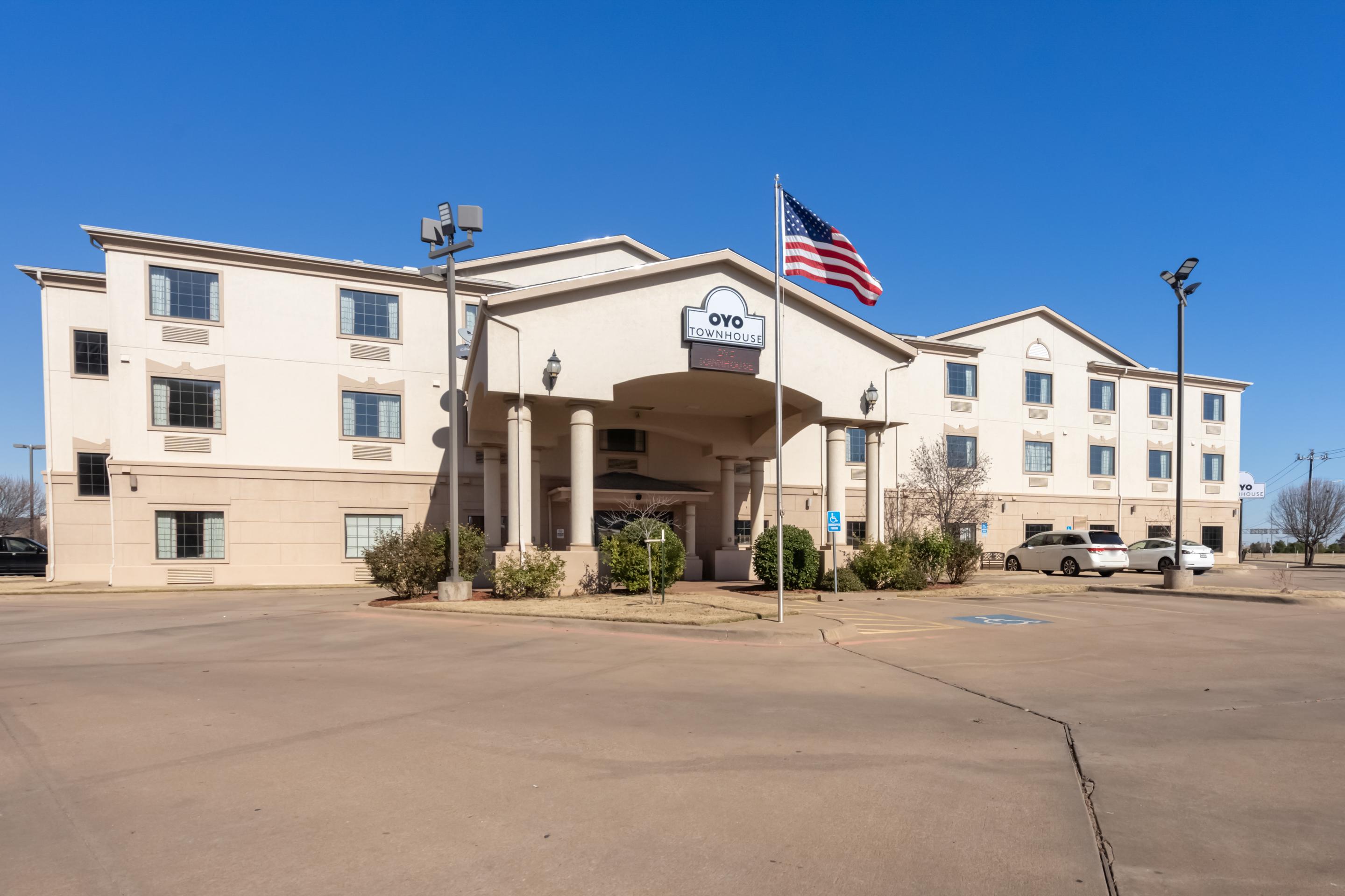 Days Inn & Suites By Wyndham Wichita Falls Bagian luar foto