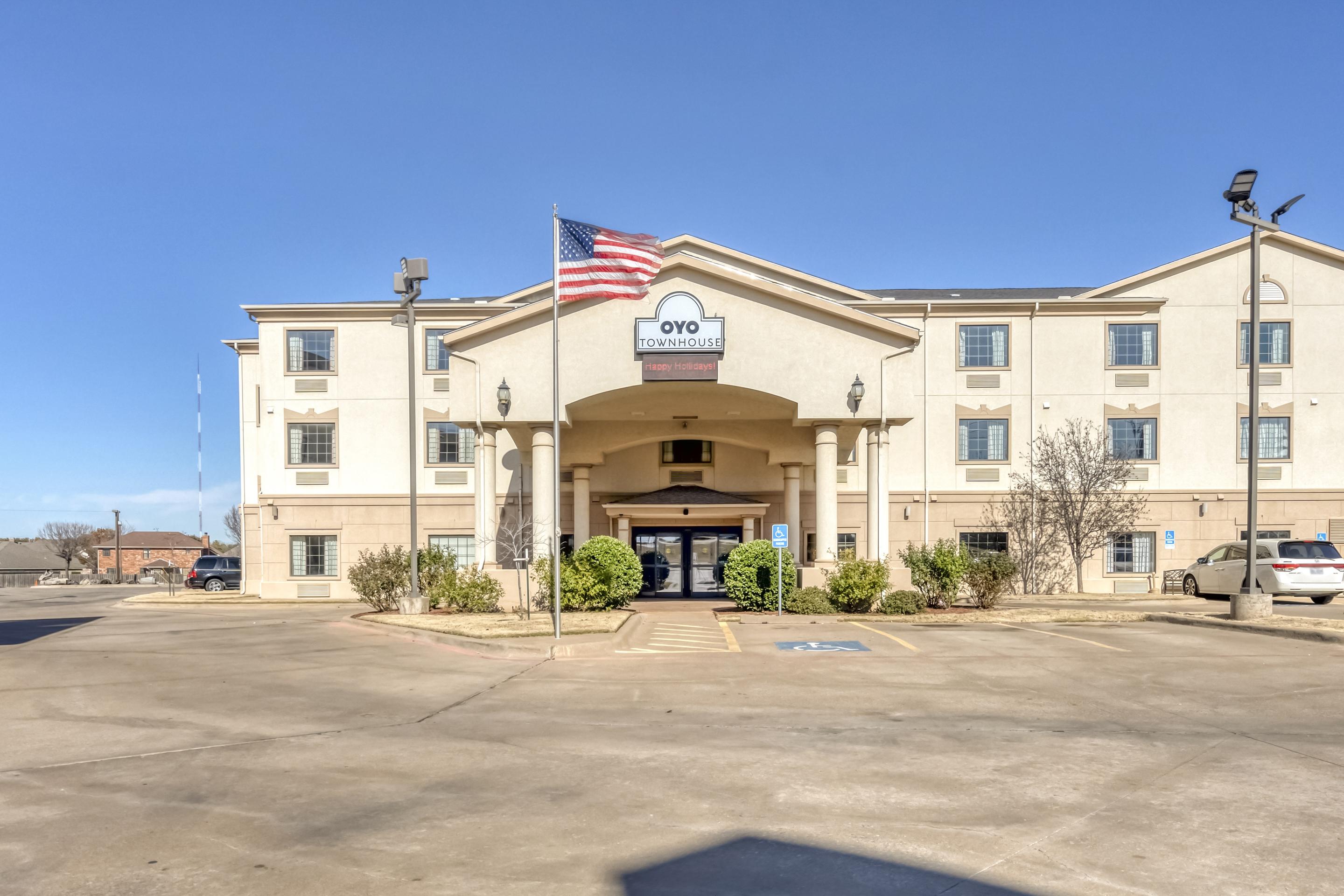Baymont By Wyndham Wichita Falls Bagian luar foto