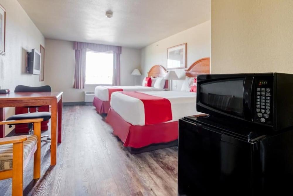 Baymont By Wyndham Wichita Falls Bagian luar foto